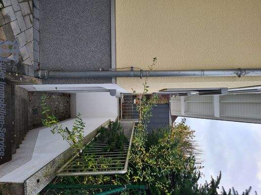 Foto 5_Seiteneingang zum Gästebereich.jpg