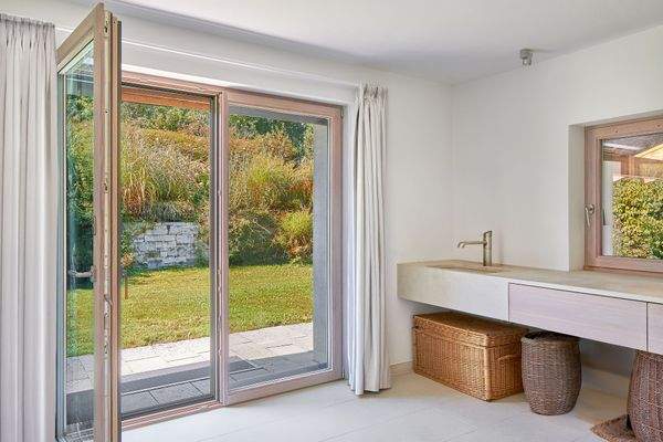 Fließender Garten-Übergang