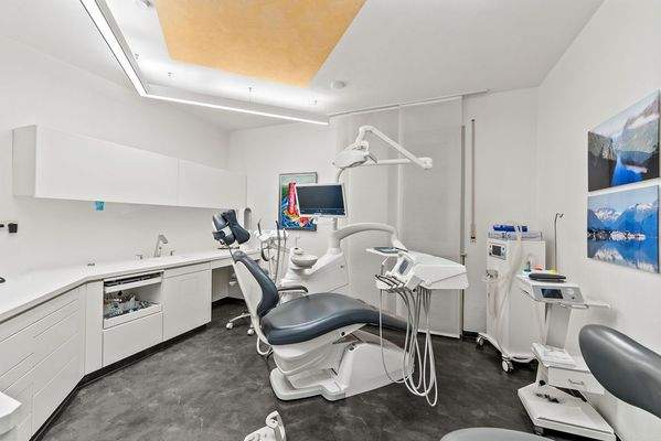 Behandlung Praxis EG