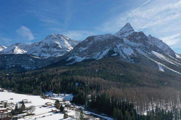 Eingerahmt von Sonnenspitze...