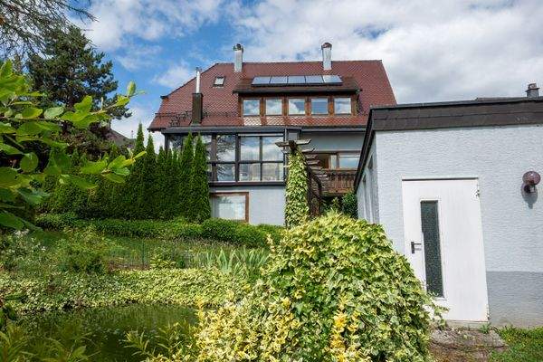 Großzügies Einfamilienhaus mit hübschem Garten