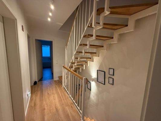Flur mit Treppenaufgang