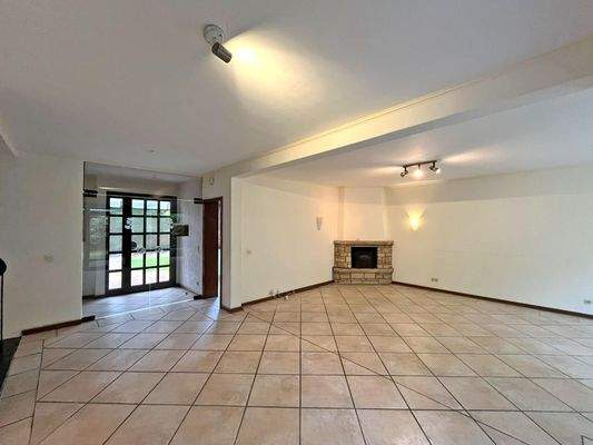 Eingangsbereich und Wohnbereich