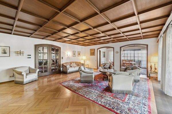 Wohnbereich mit Blick ins Esszimmer