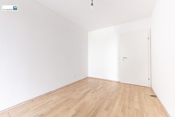 Schlafzimmer (ca. 11,90 qm)