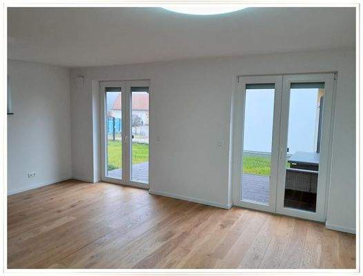 UG: Großes Schlafzi., teilbar, mit Terrasse!