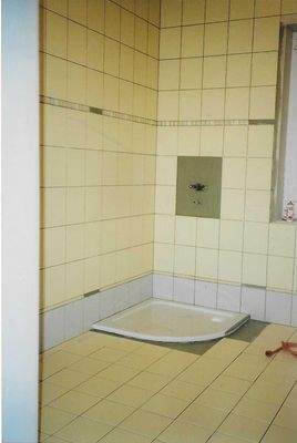 Bad einpassen der Brausetasse (90 x 90 cm)