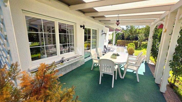 Gegenseite der Terrasse 