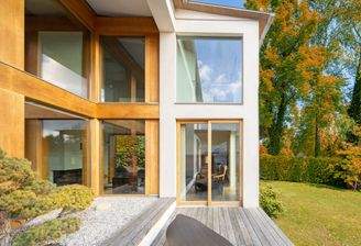 Idyllischer Garten nach Süden