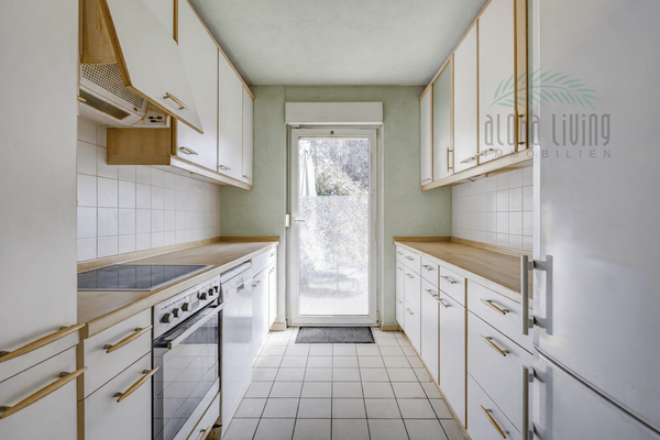 Küche (visuell geleert/ EG)