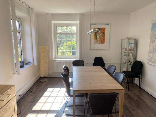 großer Besprechungsraum im Obergeschoss
