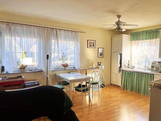 Wohnküche  EG straßenseitig.jpg