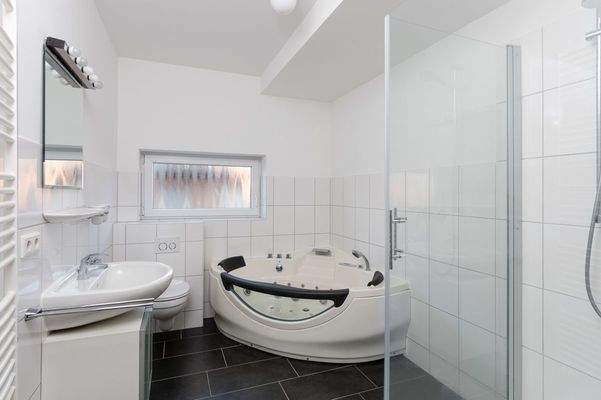 2.OG Whirlpool für entspannte Stunden