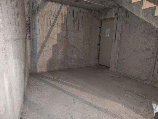 Neben-/Personaleingang