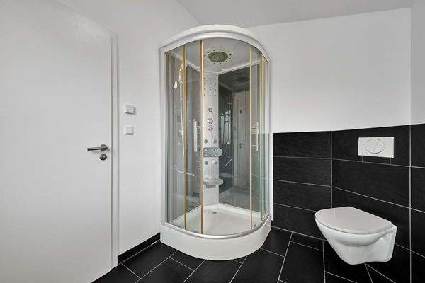 2nd Floor: Bathroom with luxury shower