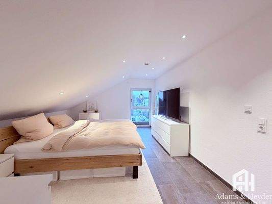 Schlafzimmer 2, DG, Bild 1