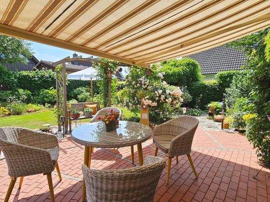 Terrasse mit Markise