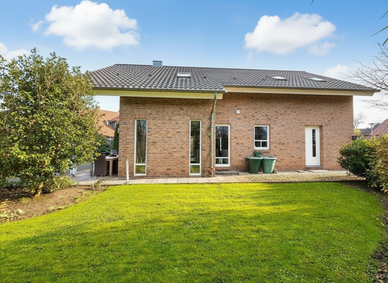 Seitenansicht mit Zugang HWR