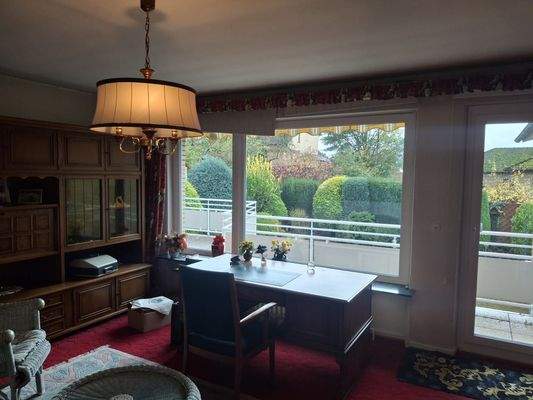 Zimmer OG mit Zugang zum Balkon