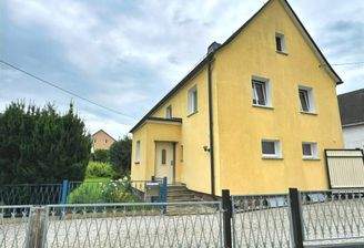 Ansicht Straßenseite seitlich