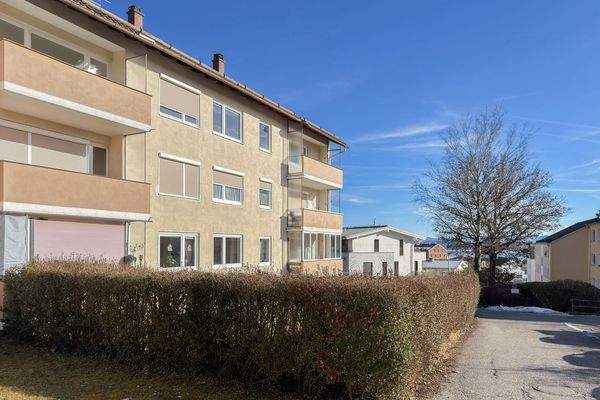 Mehrfamilienhaus von Außen