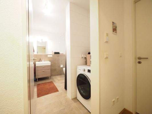 Bad mit Waschmaschine