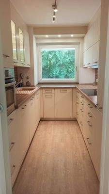 ...mit allen Einbaugeräten...