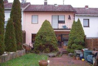 Bild 1 Hausansicht vom Garten