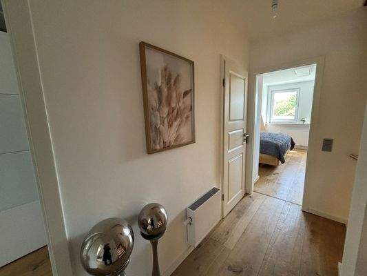 Flur, Blick Richtg. Schlafen.JPG