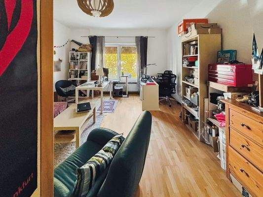 Kinderzimmer Blick vom Flur