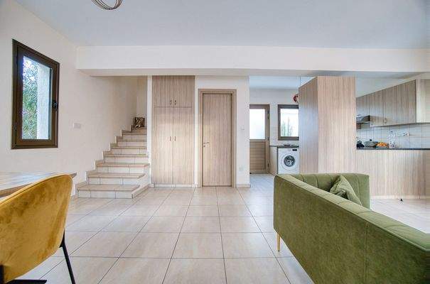 642086-detached-villa-for-sale-in-kato-paphos-univ