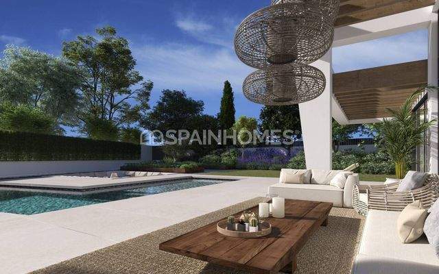 Contemporary Villas for Sale in Marbella with Nature Views