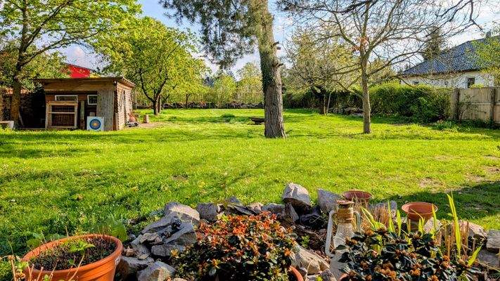 Blick in das Gartengrundstück 