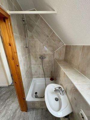 Gäste-WC mit Dusche