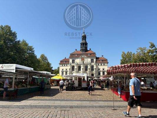 Marktplatz mit Rathaus