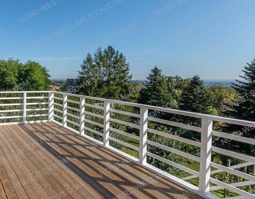 Terrasse mit Panoramablick