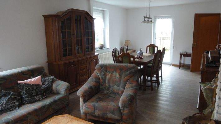 Wohnzimmer/ Essbereich 