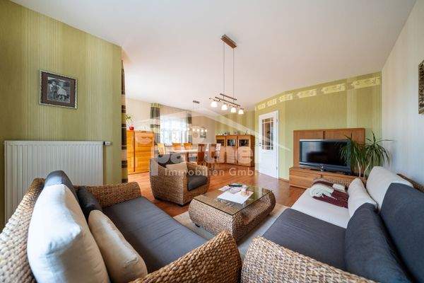 Wohnzimmer, Ansicht II (EG)