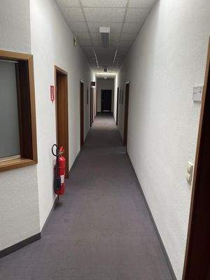 Flur Bürogebäude OG