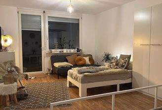 Wohnraum mit Terrassentüre