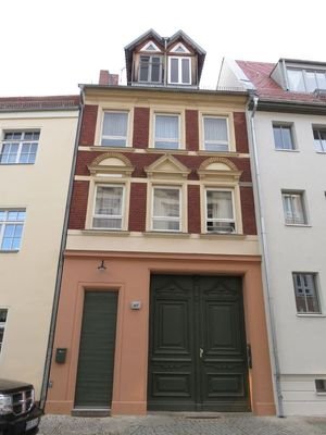 Straßenansicht-Maisonette im 2. OG+DG+Spitzboden