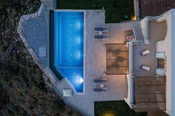 Kreta: Steinvilla mit Meerblick und Infinity-Pool in Drapanos zu verkaufen