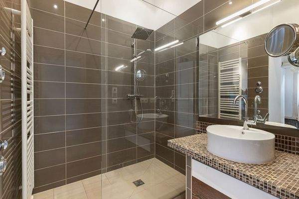 Badezimmer Hochparterre