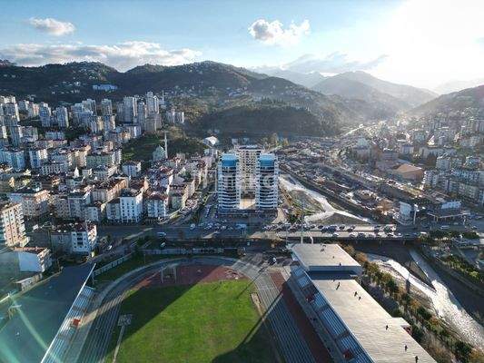 Middle-Floor Apartment in a Complex with Pool and Gym in Trabzon