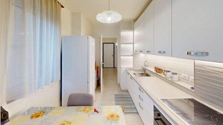 Meran-Merano-in-vendita-vendesi-verkaufen-Zweizimmerwohnung-bilocale-ristrutturato-saniert-Balkon-balcone-Garage-investimento-Investition-vermietet-affittato