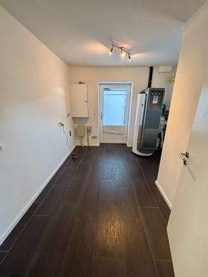 HWR mit Nebeneingang