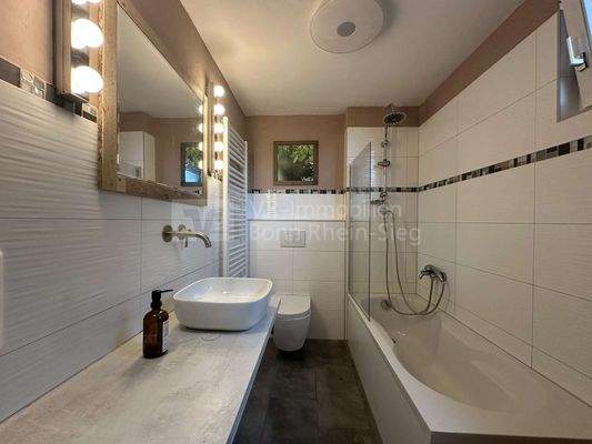 2. Wohnebene: Badezimmer