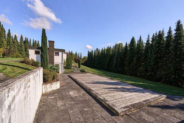 Ansicht West inkl. Pool