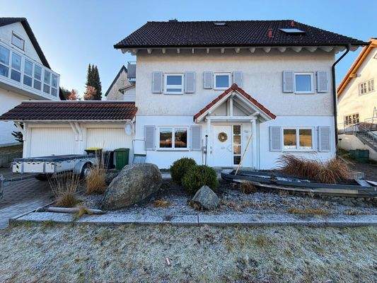 Die Haustür als Mittelpunkt – hier beginnt und endet der Tag