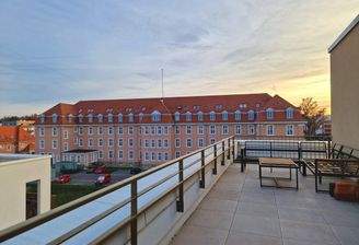 Terrasse - Süd-Ost-Ausrichtung